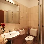 Linet 2- By Interhome Apartament