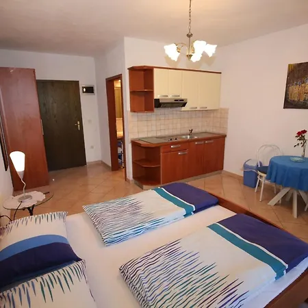 Appartement Linet 2- By Interhome Funtana