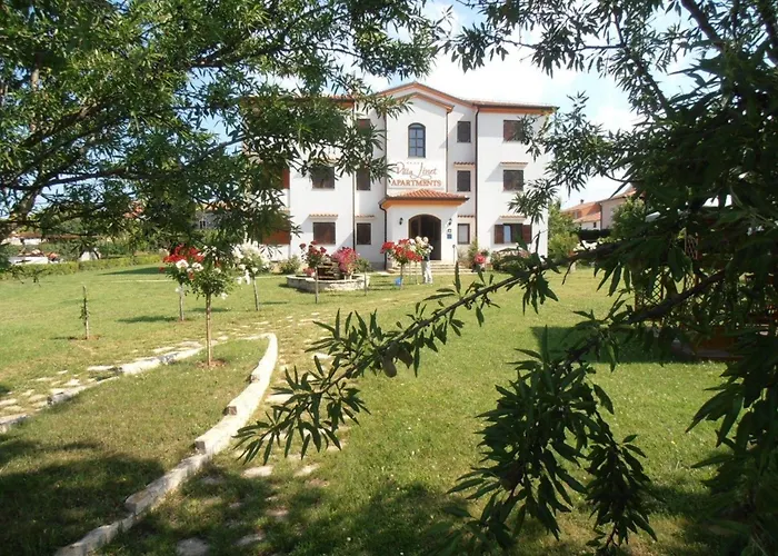 Linet 2- By Interhome * Funtana