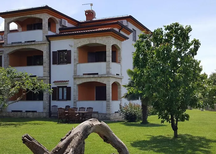 Linet 2- By Interhome *