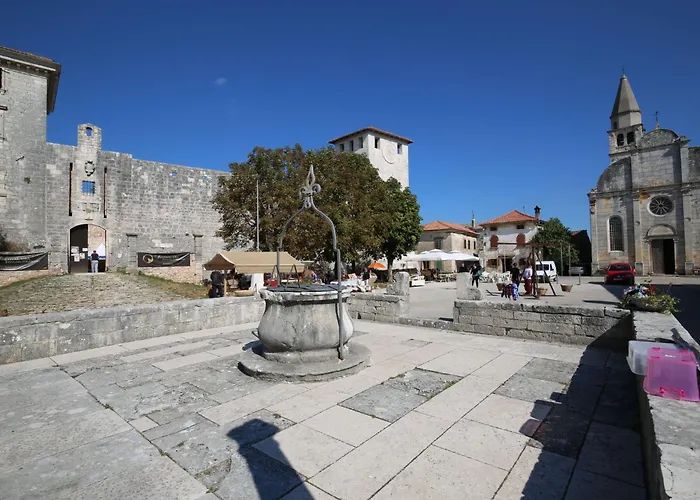 Linet 2- By Interhome Appartement Funtana